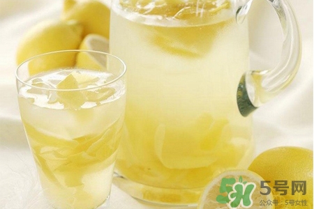 檸檬水可以用熱水泡嗎？檸檬水用涼水泡還是熱水泡？