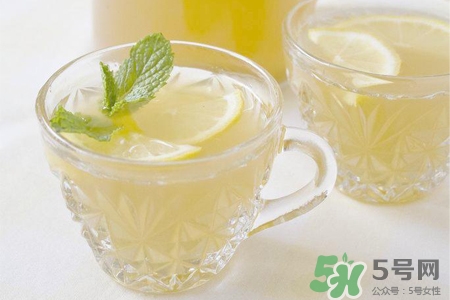 檸檬水可以用熱水泡嗎？檸檬水用涼水泡還是熱水泡？