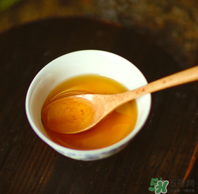 寶寶多大可以吃核桃油？寶寶吃核桃油的好處
