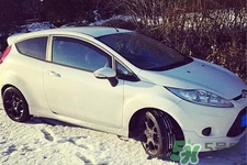 冬天早上車玻璃上的冰霜怎么弄？冬天早上車玻璃上的霧怎么弄？