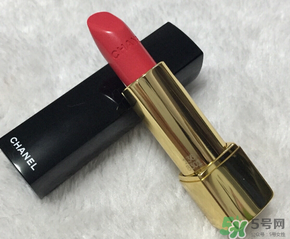 ysl和香奈兒口紅哪個好？ysl52和香奈兒43對比