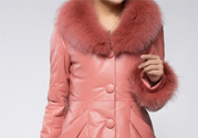 冬天穿皮衣和羽絨服哪個(gè)更保暖？冬天穿皮衣好還是羽絨服好？