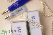 雪肌精和倩碧哪個(gè)好？雪肌精化妝水可以搭配倩碧黃油嗎？
