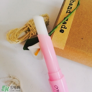 mistine草莓唇膏多少錢？mistine美氏婷草莓變色唇膏價格
