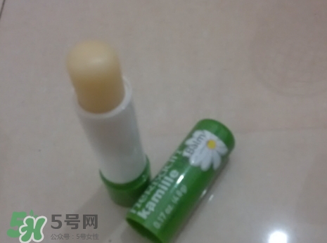 賀本清小甘菊唇膏生產(chǎn)日期怎么看？德國herbacin唇膏保質(zhì)期
