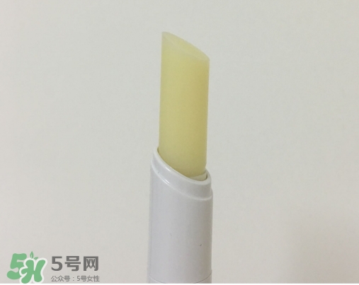 依泉和dhc唇膏哪個(gè)好？依泉唇膏和dhc唇膏哪個(gè)好？