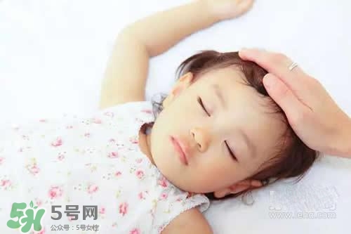 寶寶喜歡撞頭是怎么回事？寶寶喜歡撞頭怎么辦？
