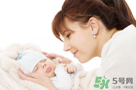 母乳和奶粉混合喂養(yǎng)好嗎？母乳和奶粉可以混在一起吃嗎？