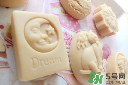母乳做香皂可以洗臉嗎？母乳可以做面膜嗎？