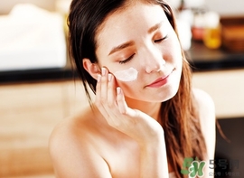 臉上脫皮可以敷面膜嗎？臉上脫皮敷什么面膜好？