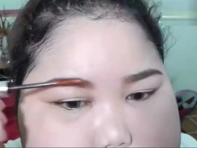 臉胖怎么化妝好看？臉大怎么化妝好看