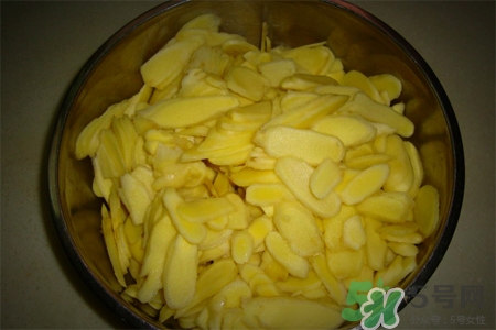 口含生姜片止咳嗎？姜治咳嗽嘔吐小秘方
