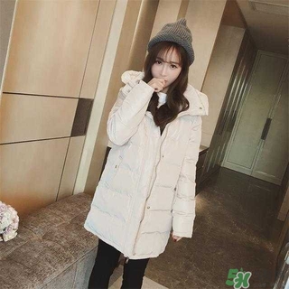 小個子女生適合穿什么羽絨服？個子矮的女生適合什么羽絨服