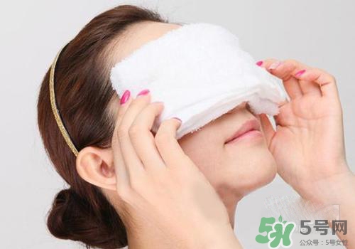 眼皮跳是冷敷還是熱敷？眼皮跳怎么辦？