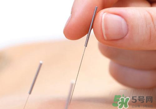 眼皮跳是冷敷還是熱敷？眼皮跳怎么辦？