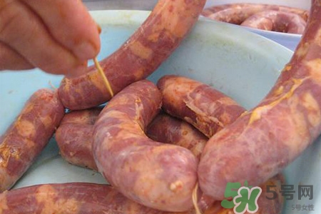 灌香腸一斤肉放多少鹽？10斤肉灌香腸放多少鹽？