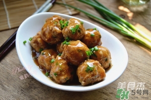 肉丸子可以用面粉嗎？肉丸子用什么粉？