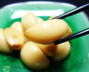 腌大蒜變綠還能吃嗎？大蒜腌制后變綠能吃嗎？