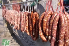 臘腸是曬干好還是風(fēng)干好？臘腸是曬干好還是陰干好？