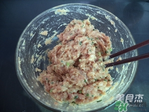 肉丸子可以用面粉嗎？肉丸子用什么粉？