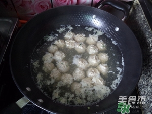 肉丸子可以用面粉嗎？肉丸子用什么粉？