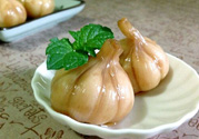 腌大蒜變綠還能吃嗎？大蒜腌制后變綠能吃嗎？