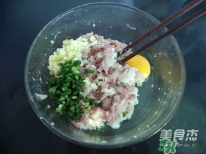 肉丸子可以用面粉嗎？肉丸子用什么粉？