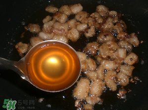熬豬油為什么要加水？熬豬油水放多了怎么辦？