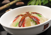 八寶飯?jiān)诩以趺醋?？八寶飯的家常做?><p><strong>八寶飯?jiān)诩以趺醋觯堪藢氾埖募页Ｗ龇?/strong></p></a></li> <li><a href=