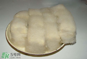 霉豆腐長(zhǎng)黑毛能吃嗎？霉豆腐為什么長(zhǎng)黑毛？