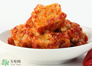 霉豆腐長(zhǎng)黑毛能吃嗎？霉豆腐為什么長(zhǎng)黑毛？