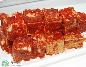 霉豆腐長(zhǎng)紅霉還能吃嗎？霉豆腐為什么會(huì)長(zhǎng)紅霉？