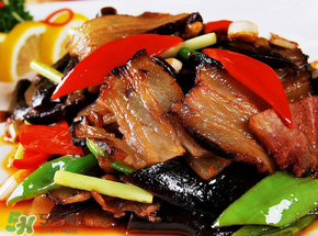 臘肉蒸什么菜好吃？蒸臘肉放什么材料好吃？
