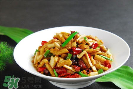 蘿卜干怎么切？長(zhǎng)條的蘿卜干怎么切的？
