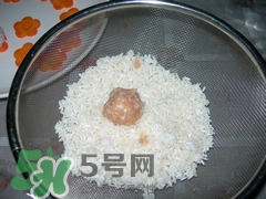 珍珠丸子蒸多長(zhǎng)時(shí)間？珍珠丸子要蒸多久？