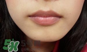 唇線筆可以當口紅嗎？唇線筆和口紅的區(qū)別？
