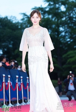 李圣經(jīng)的衣服什么牌子？李圣經(jīng)衣服同款