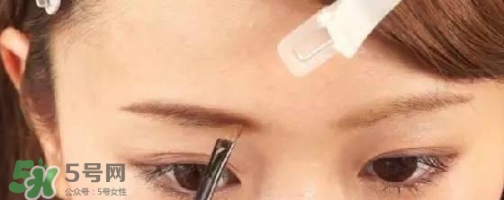 液體眉筆怎么用？液體眉筆使用方法