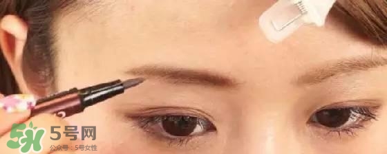 液體眉筆怎么用？液體眉筆使用方法