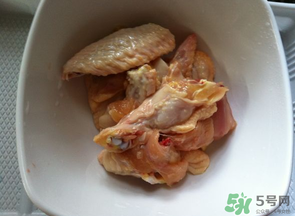 腌雞肉用什么調(diào)料？雞肉用什么腌制？