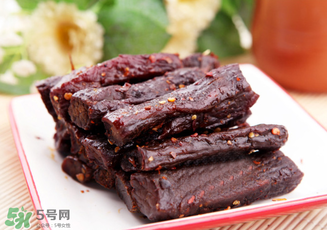 風(fēng)干牛肉是生的嗎？風(fēng)干牛肉是生的還是熟的？