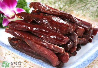 風(fēng)干牛肉是生的嗎？風(fēng)干牛肉是生的還是熟的？