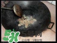 臘豬腳燉什么好吃？臘豬蹄燉什么好吃？