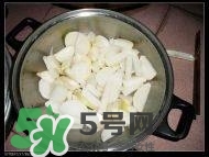 臘豬腳燉什么好吃？臘豬蹄燉什么好吃？