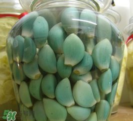 臘八醋里的蒜能吃嗎？臘八醋里的蒜好吃嗎？