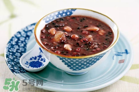 臘八飯熱量高嗎？吃臘八飯會(huì)發(fā)胖嗎？