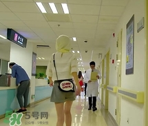 李溪芮包包什么牌子？李溪芮同款包包