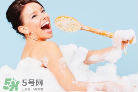 冬天洗澡水溫50度行嗎？50度的水可以洗澡嗎？