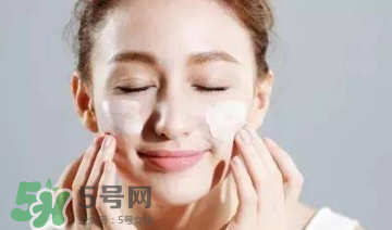 素顏霜對皮膚有傷害嗎？素顏霜對皮膚的傷害大嗎？