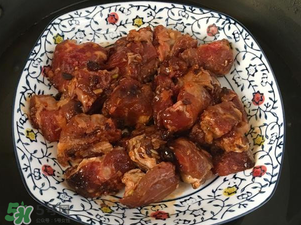 腌排骨要洗嗎？排骨腌完要洗嗎？